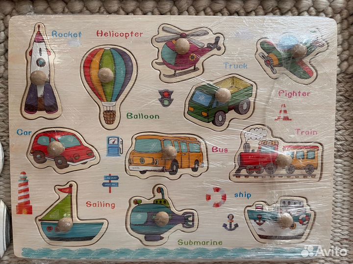 Развивающие игрушки и книги для малышей 1-3г