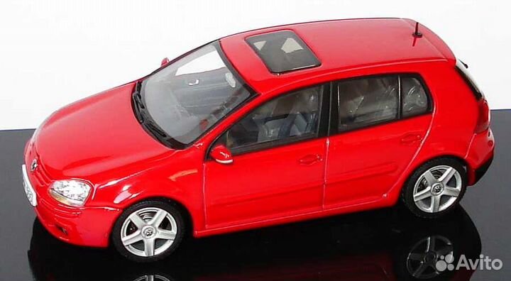 Масштабная модель Volkswagen Golf 5 Plus 2005