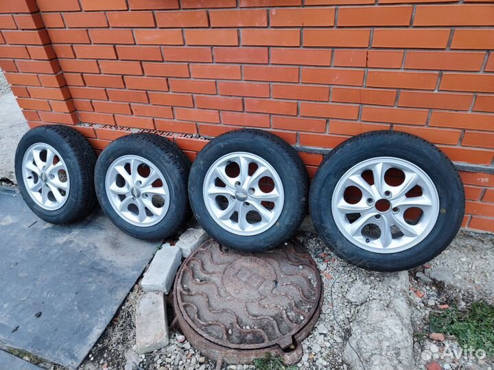 Viatti Strada Asimmetrico 175/65 R14 82H