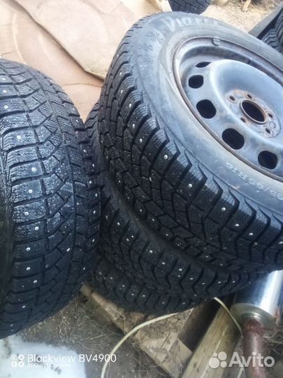 Продаю зимние колеса на Форд фокус