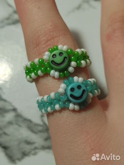 Кольца из бисера ручной работы