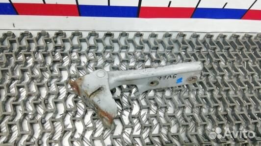 Петля капота mitsubishi pajero 3 (77A06D502)