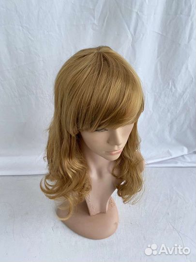 Парик новый светло-русый блонд волна челка до плеч