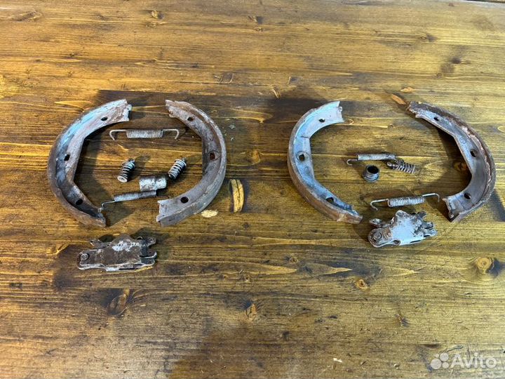 Колодки стояночного тормоза Bmw X1 E84 N20B20 2012