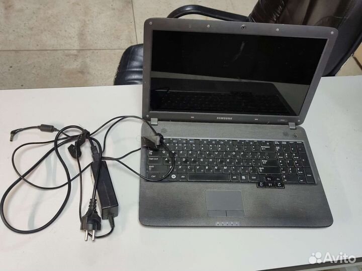 Ноутбук самсунг R528