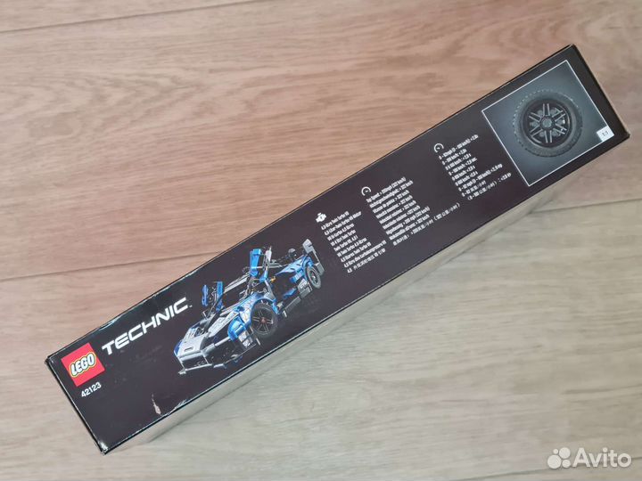 Новый Lego Technic 42123 McLaren Senna GTR