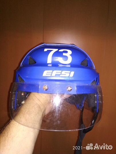 Продам хоккейный шлем