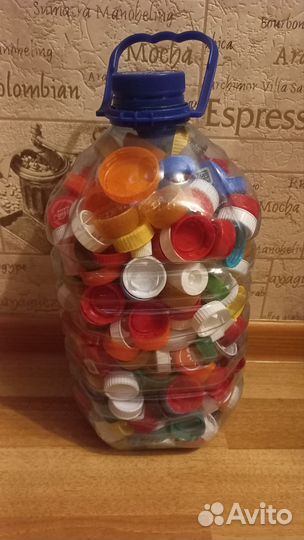 Крышки от пластиковых бутылок