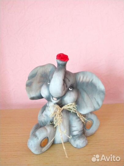 Статуэтка Слоненок