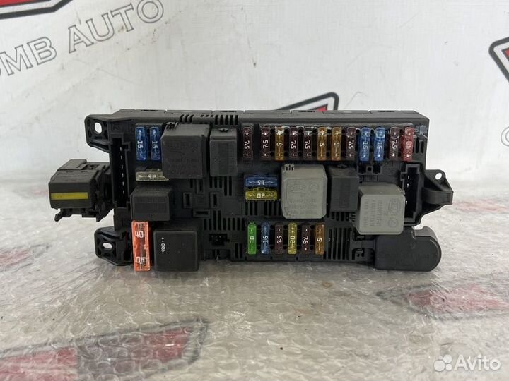 Блок предохранителей подкапотный Мерседес W211