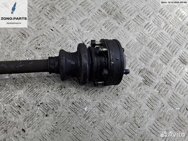 Полуось задняя на Mercedes W202 (C)