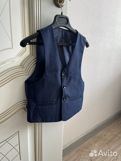 Школьный классический костюм тройка