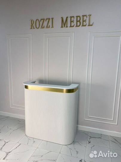 Стойка ресепшн