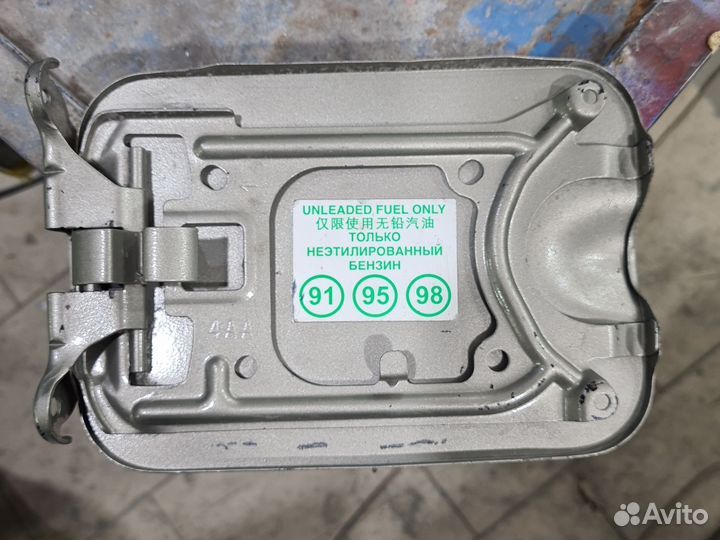 Лючок бензобака nissan almera G15