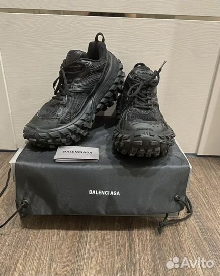 Balenciaga defender 41