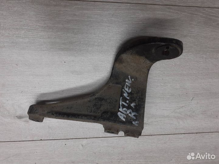 Кронштейн опоры двигателя левой SsangYong Actyon