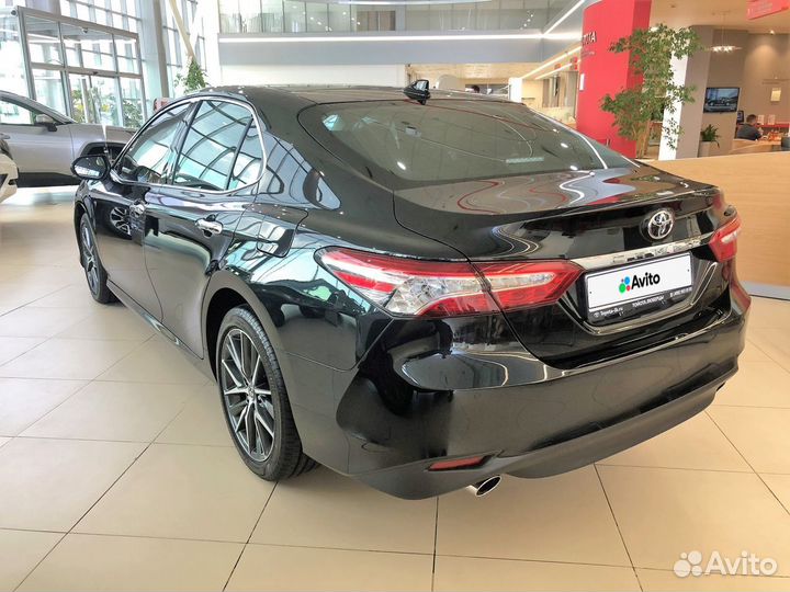 Toyota Camry 2.5 AT, 2023
