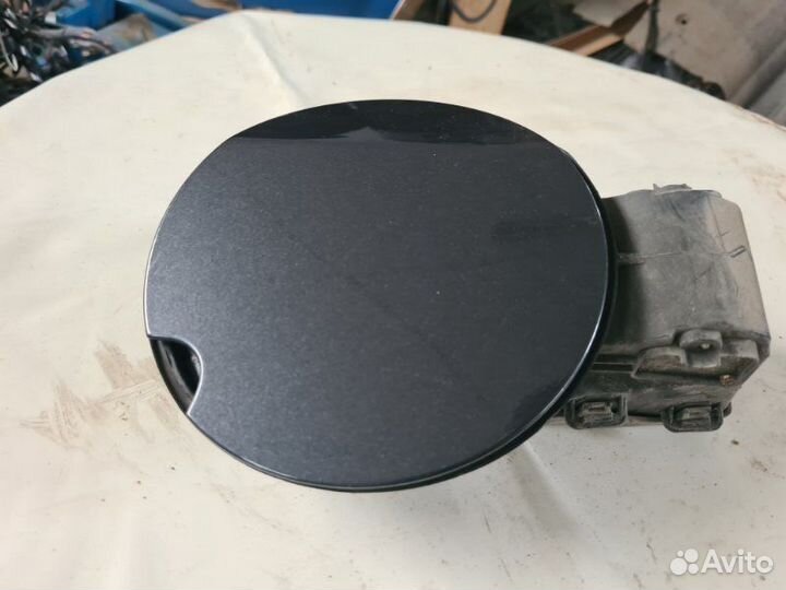 Лючок топливного бака Renault Fluence седан M4R