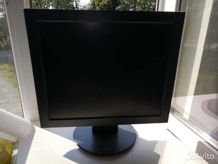 Монитор LG flatron, мышь, клава, стул