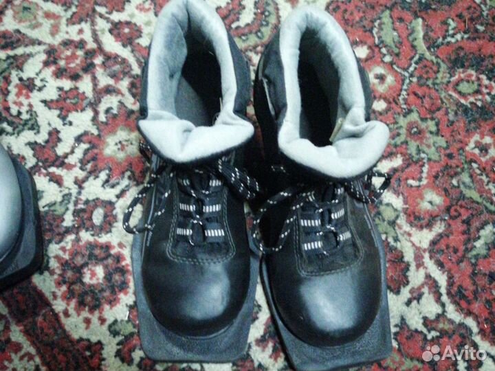 Лыжные ботинки классические