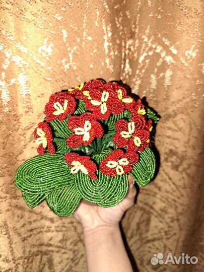 Цветы из бисера