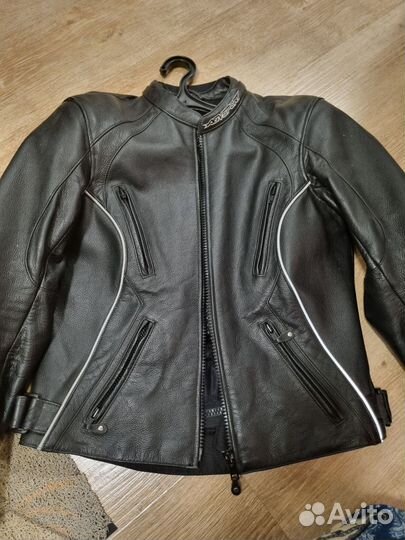 Женская мотокуртка с защитой