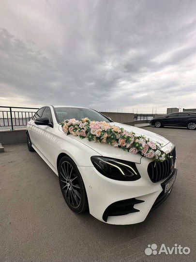 Свадебные украшения на машину