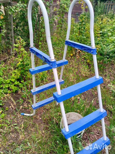 Лестница для бассейна бу