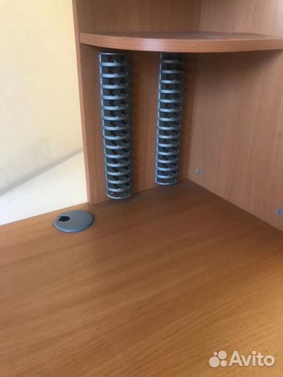 Стол компьютерный