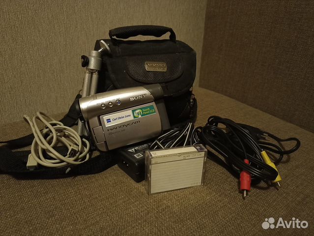 Видеокамера Sony DCR-HC28E