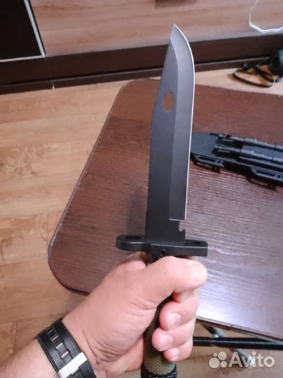 Нож туристический