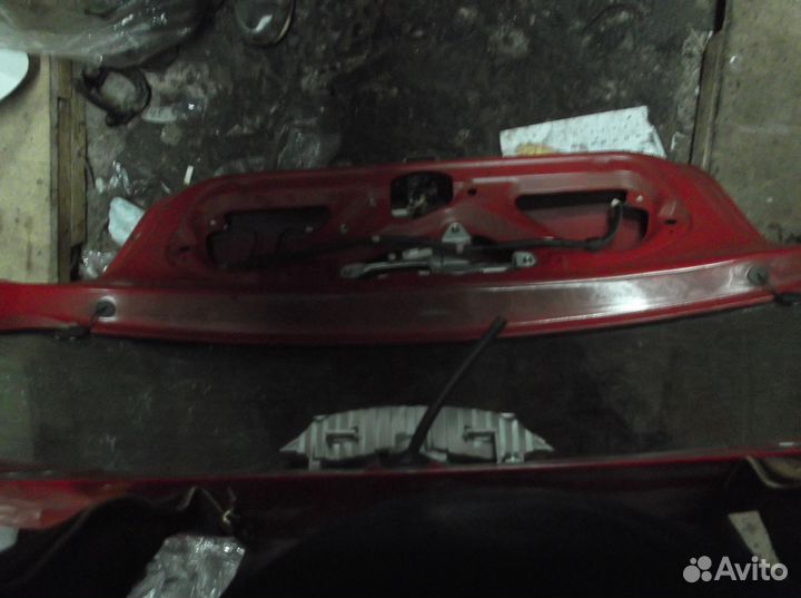 Крышка багажника Toyota Yaris 1999-2006