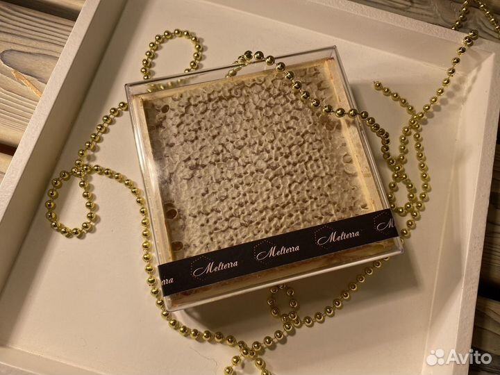 Мёд в сотах в подарочной упаковке, 400г (акация)