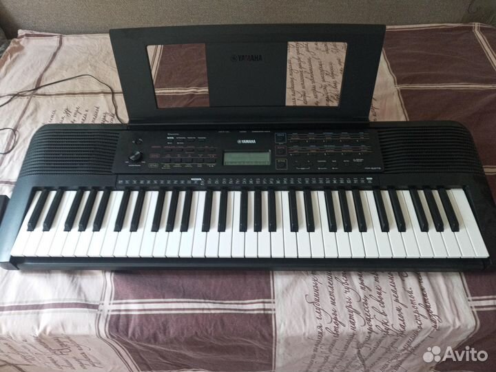 Продается синтезатор yamaha PSR-E273