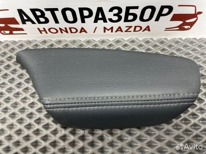 Подлокотник дверной карты задний правый Honda