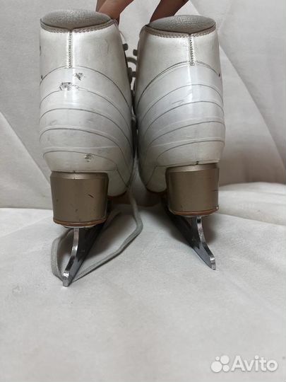 Фигурные коньки edea 220