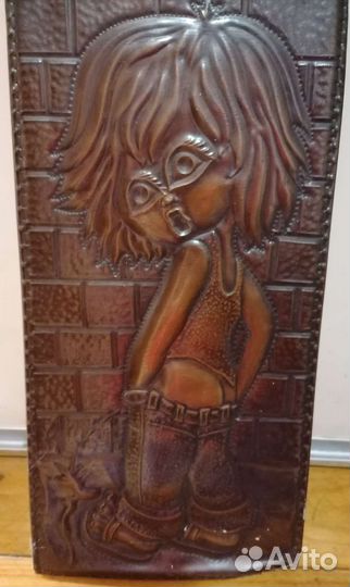 Картина медная чеканка Писающий мальчик