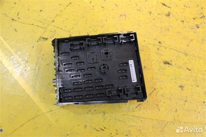 Блок предохранителей Volkswagen Passat B7