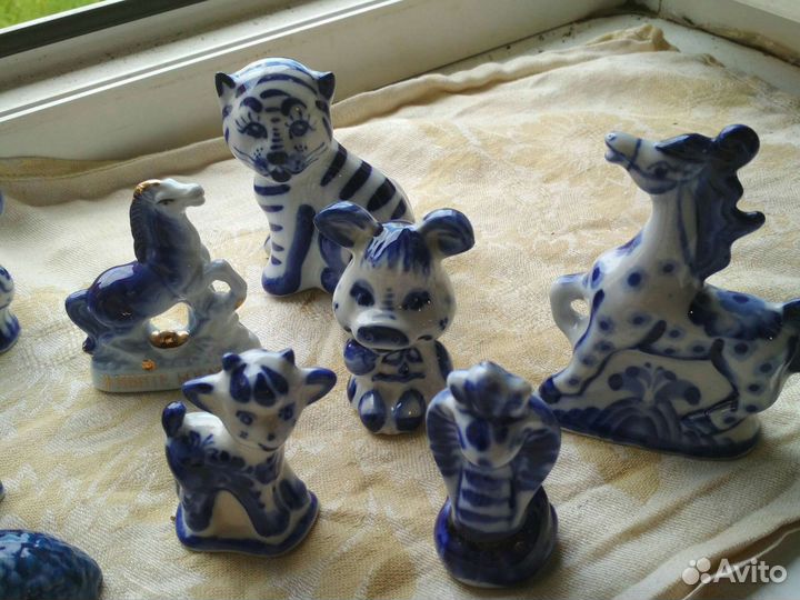 Фигурки животных гжель.19 штук разных размеров