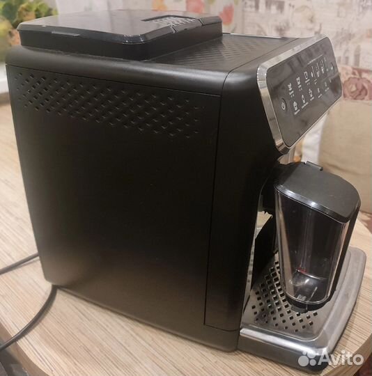 Кофемашина Philips EP3246/70 Series 3200 LatteGo