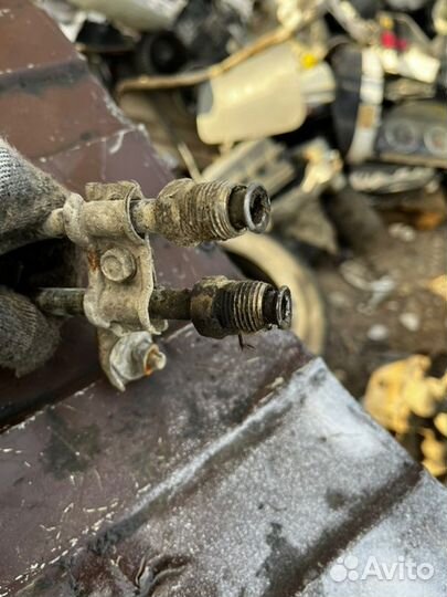 Трубки масляного радиатора Mitsubishi Outlander 1