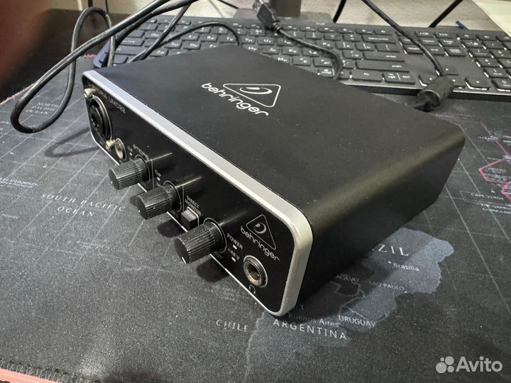 Внешняя Звуковая карта Behringer U-Phoria UMC22