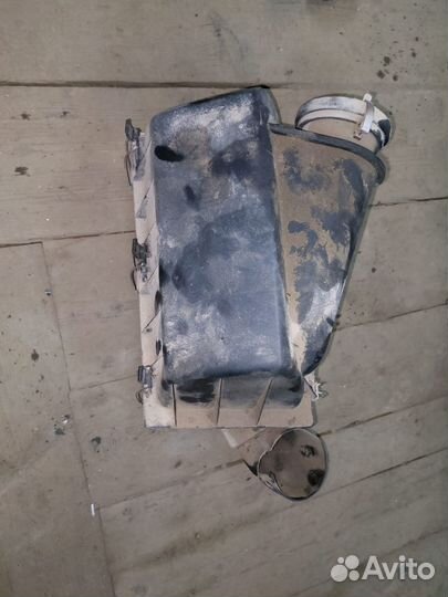 Корпус воздушного фильтра mercedes w210