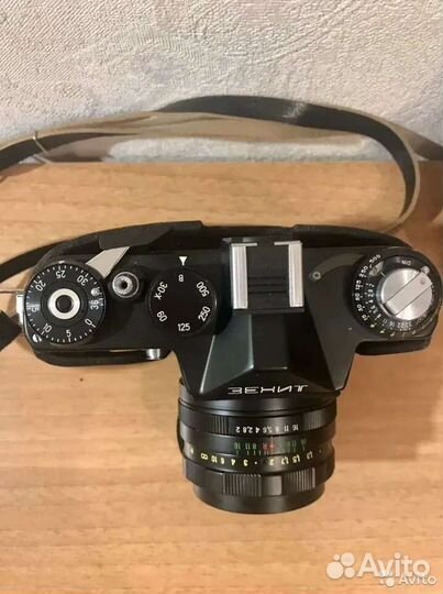 Зеркальный фотоаппарат 