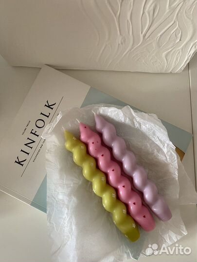 Столовые свечи из натурального воска