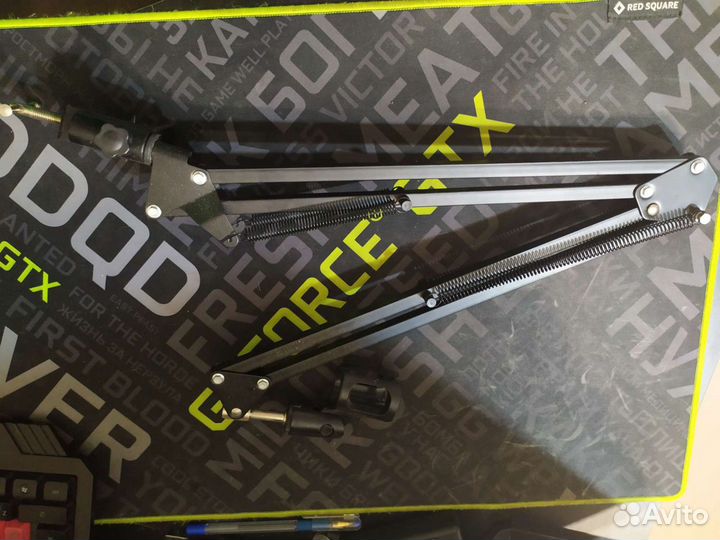 Стойка под микрофон, поп фильтр и микрофон