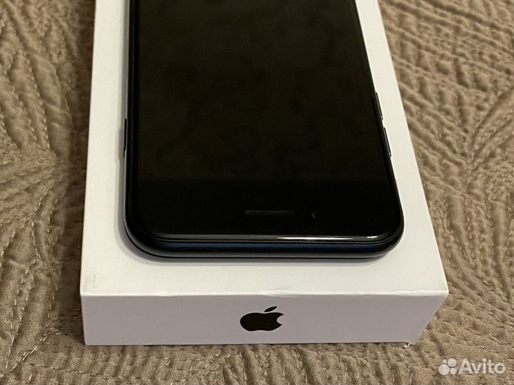 iPhone SE (2022), 128 ГБ
