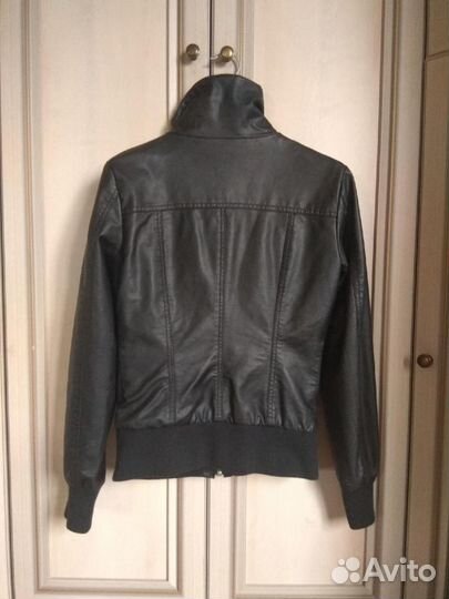 Куртка кожзам в отличном состоянии