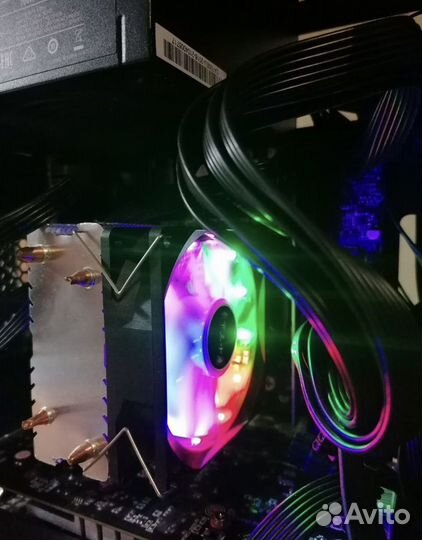 Материнская плата с процессором и памятью