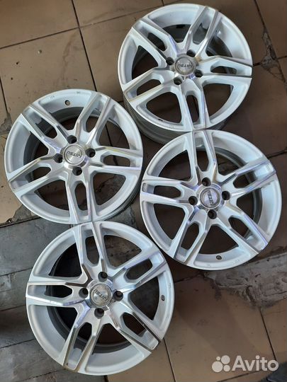 Литые дискиR-15 (498,цо-58,5 -ет-35)